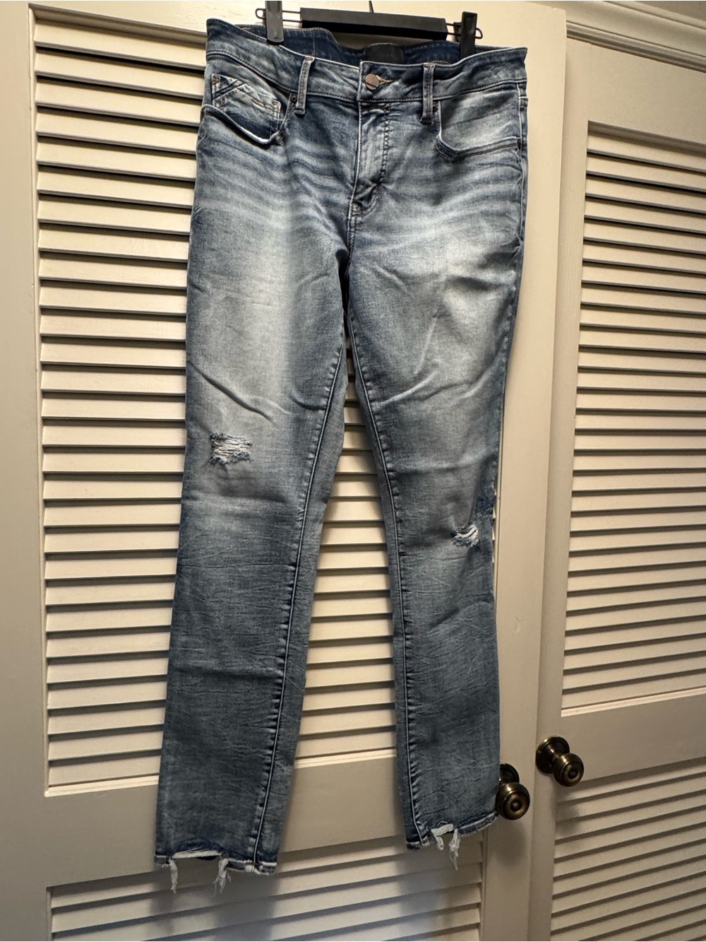 Like New ! Buckle Light Blue Distressed Skinny Jeans